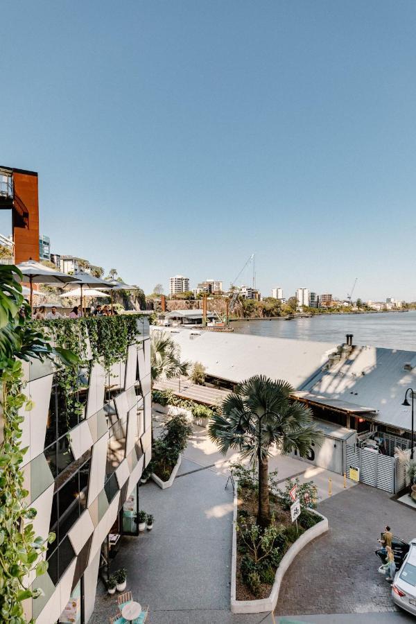 Crystalbrook Vincent Hotel Brisbane Buitenkant foto View of the Brisbane River from the RiverLife complex