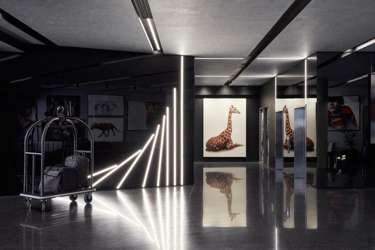 Crystalbrook Vincent Hotel Brisbane Buitenkant foto The Giraffe, 2015
