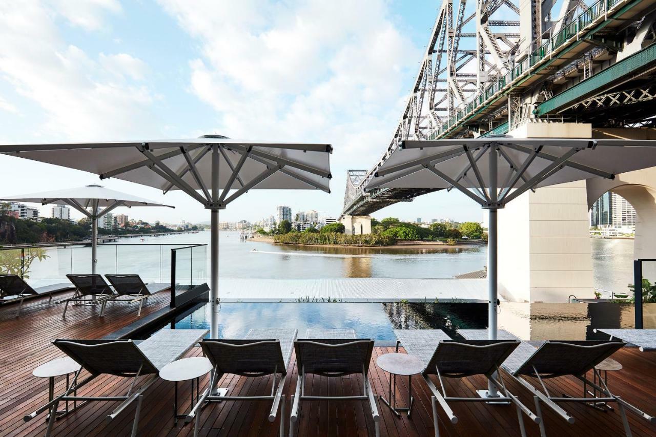 Crystalbrook Vincent Hotel Brisbane Buitenkant foto The pool at the Riverview Hotel